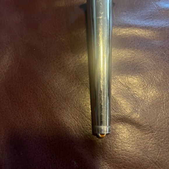 Ted Arnold Metal 2 Roses In Vase 11” Missing Bottom Of Vase Not Signed. - Picture 3 of 6